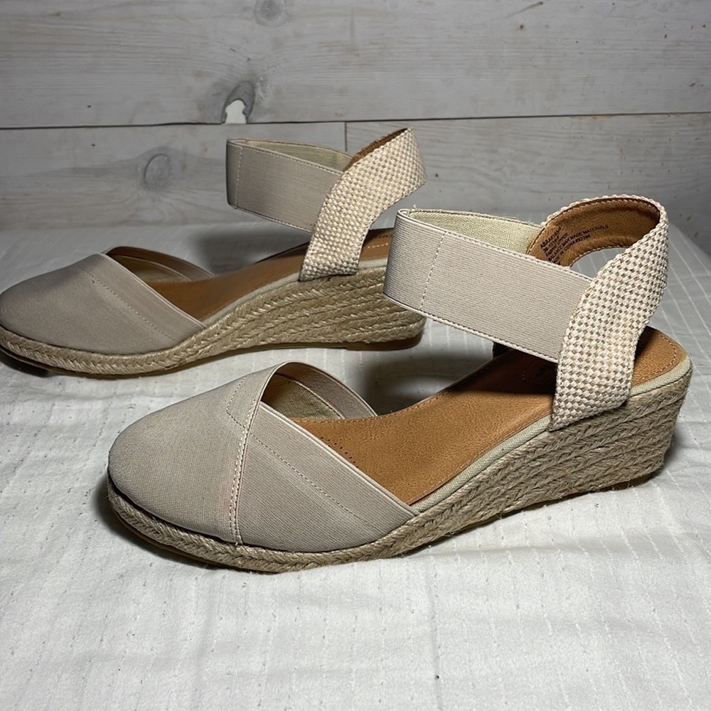 Comfortview 11W tan wedge